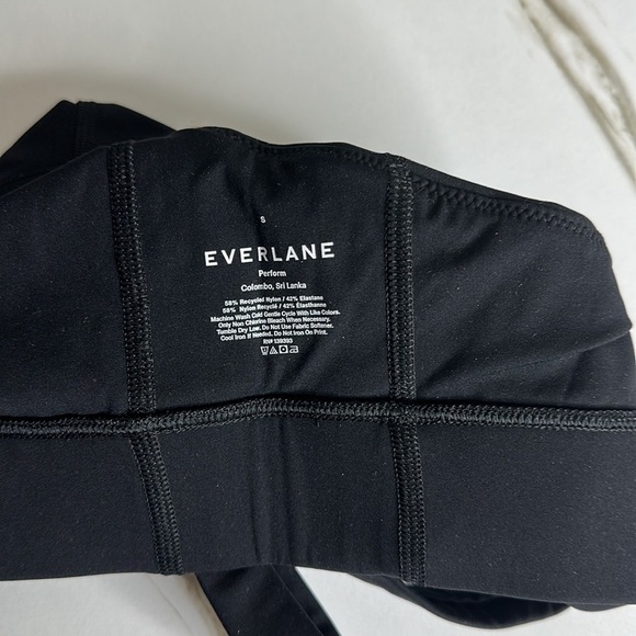 Everlane The Perform Cropped Top NWT in Black Size Small SOLD OUT Online - Picture 9 of 9